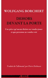 Dehors devant la porte