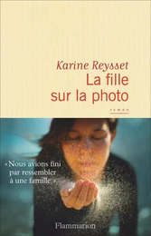 La fille sur la photo